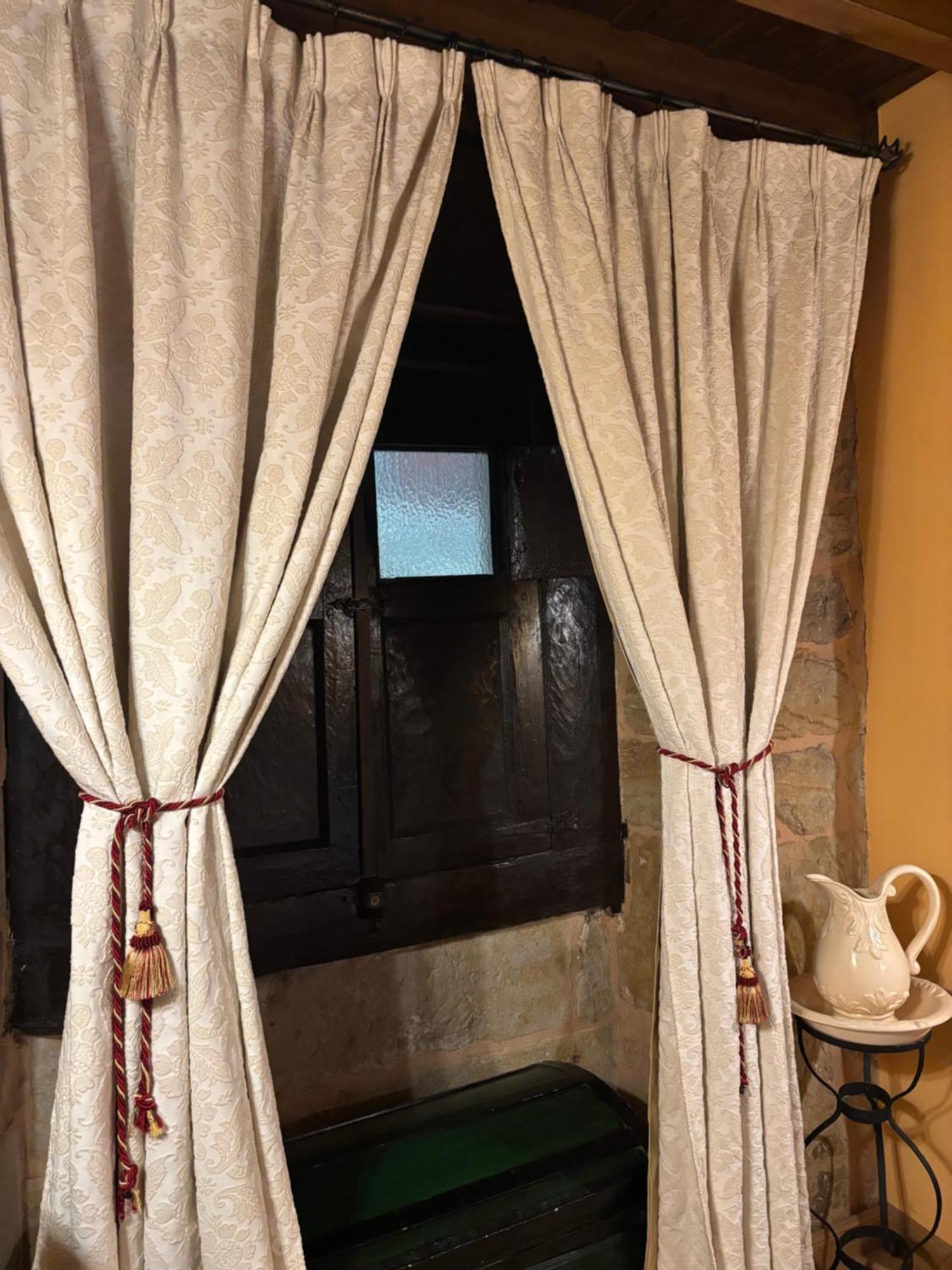 La Posada De Barro Infiesto Esterno foto