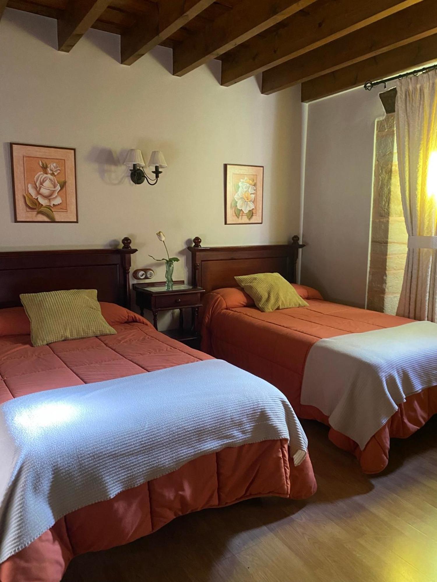 La Posada De Barro Infiesto Esterno foto